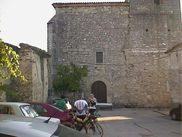Retiendastortuero.jpg (59115 bytes)